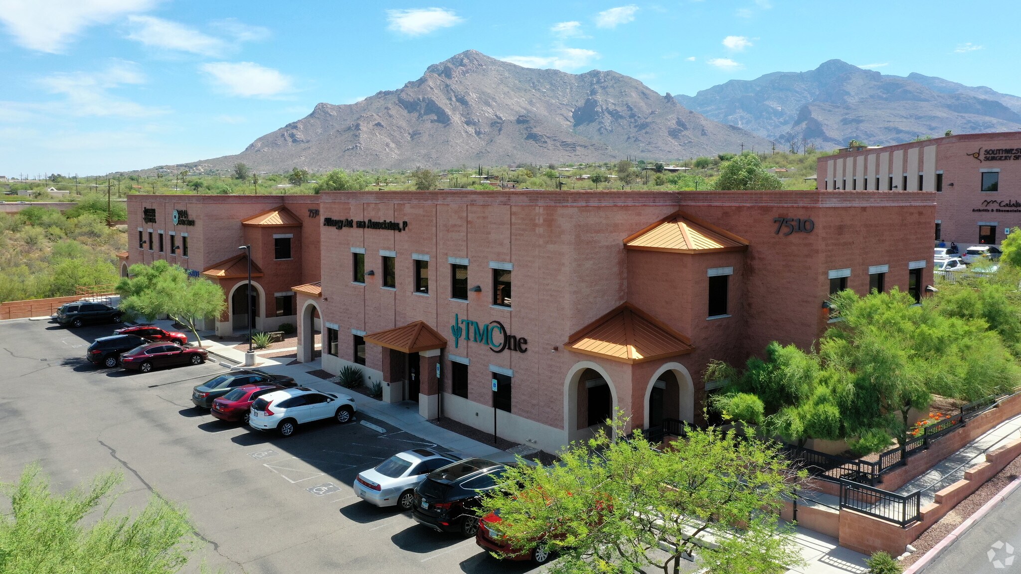 7490 N Oracle Rd, Tucson, AZ à louer Photo du bâtiment- Image 1 de 24