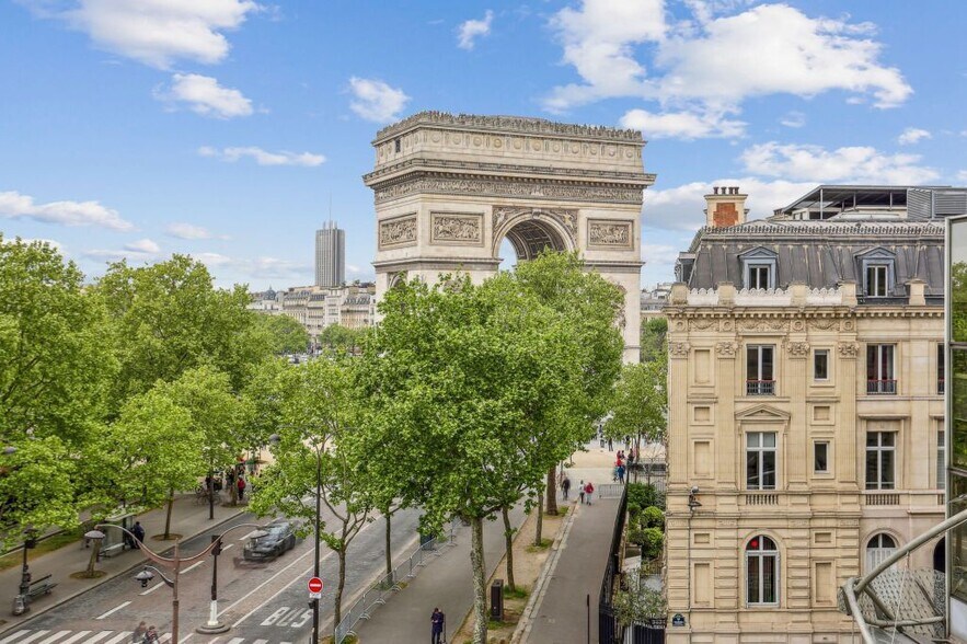 82 Avenue Marceau, Paris for lease - Building Photo - Image 2 of 9
