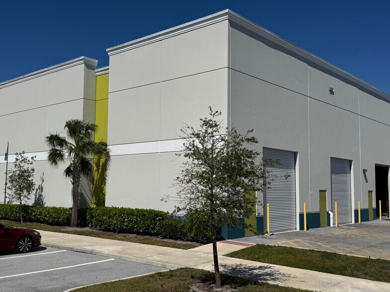 8160 SW Jack James Dr, Stuart, FL for lease - Building Photo - Image 2 of 25