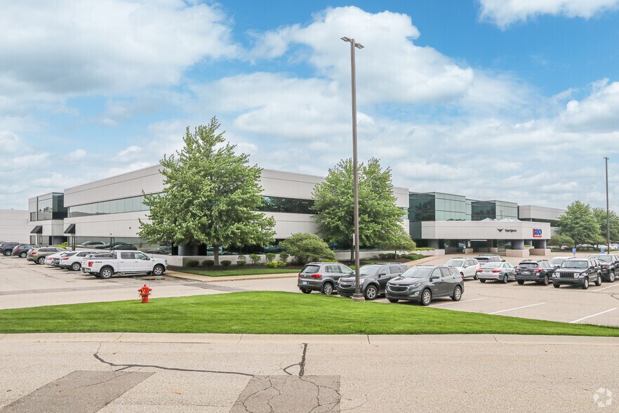 5300 Patterson Ave SE, Grand Rapids, MI à louer - Photo du bâtiment - Image 2 de 5