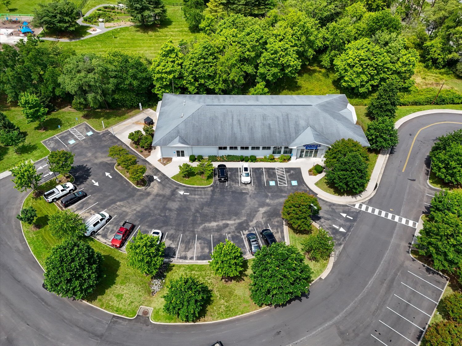 2502 Melrose Ave NW, Roanoke, VA à louer Aérien- Image 1 de 22