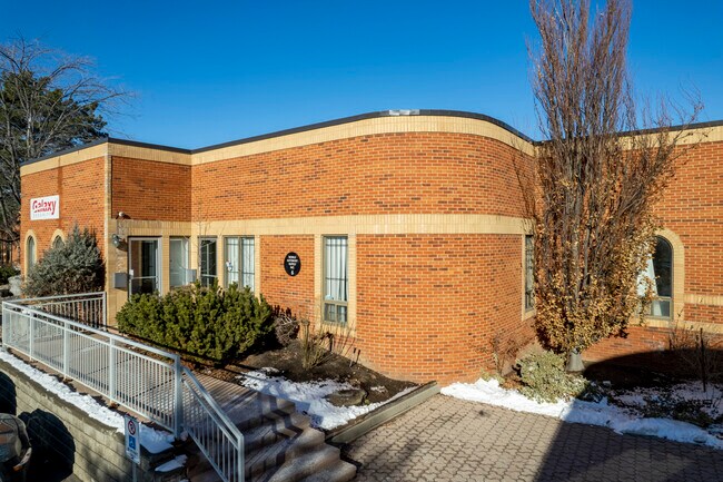 Plus de détails pour 1200 Aerowood Dr, Mississauga, ON - Industriel à louer
