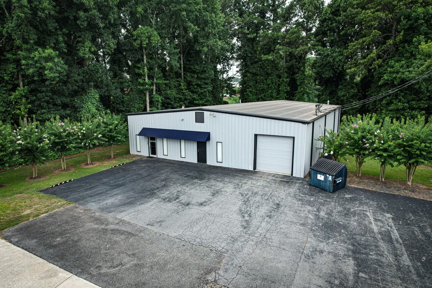 505 Industrial Dr, Woodstock, GA for sale - Building Photo - Image 2 of 17