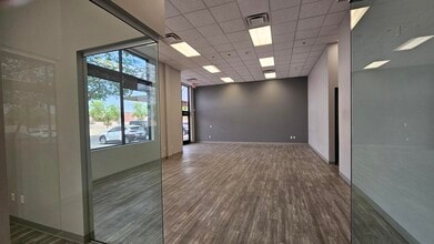 1250 N Fairway Dr, Avondale, AZ for lease Interior Photo- Image 2 of 6