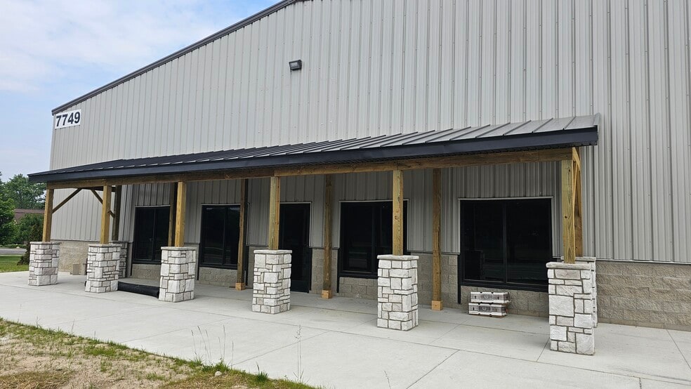 7749 E MI State Road 36, Whitmore Lake, MI for lease - Building Photo - Image 3 of 12