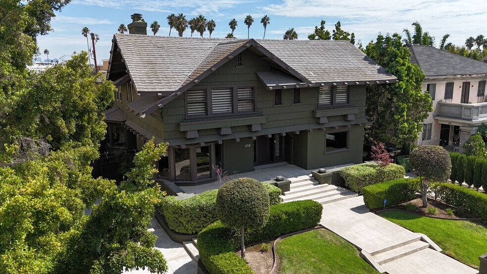 658 S Bronson Ave, Los Angeles, CA à louer - Photo du bâtiment - Image 2 de 22