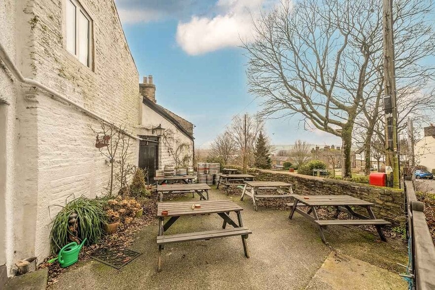 78 Old Rd, Glossop for sale - Building Photo - Image 3 of 9