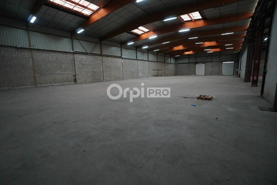 Flex in Quetigny for sale - Building Photo - Image 3 of 7