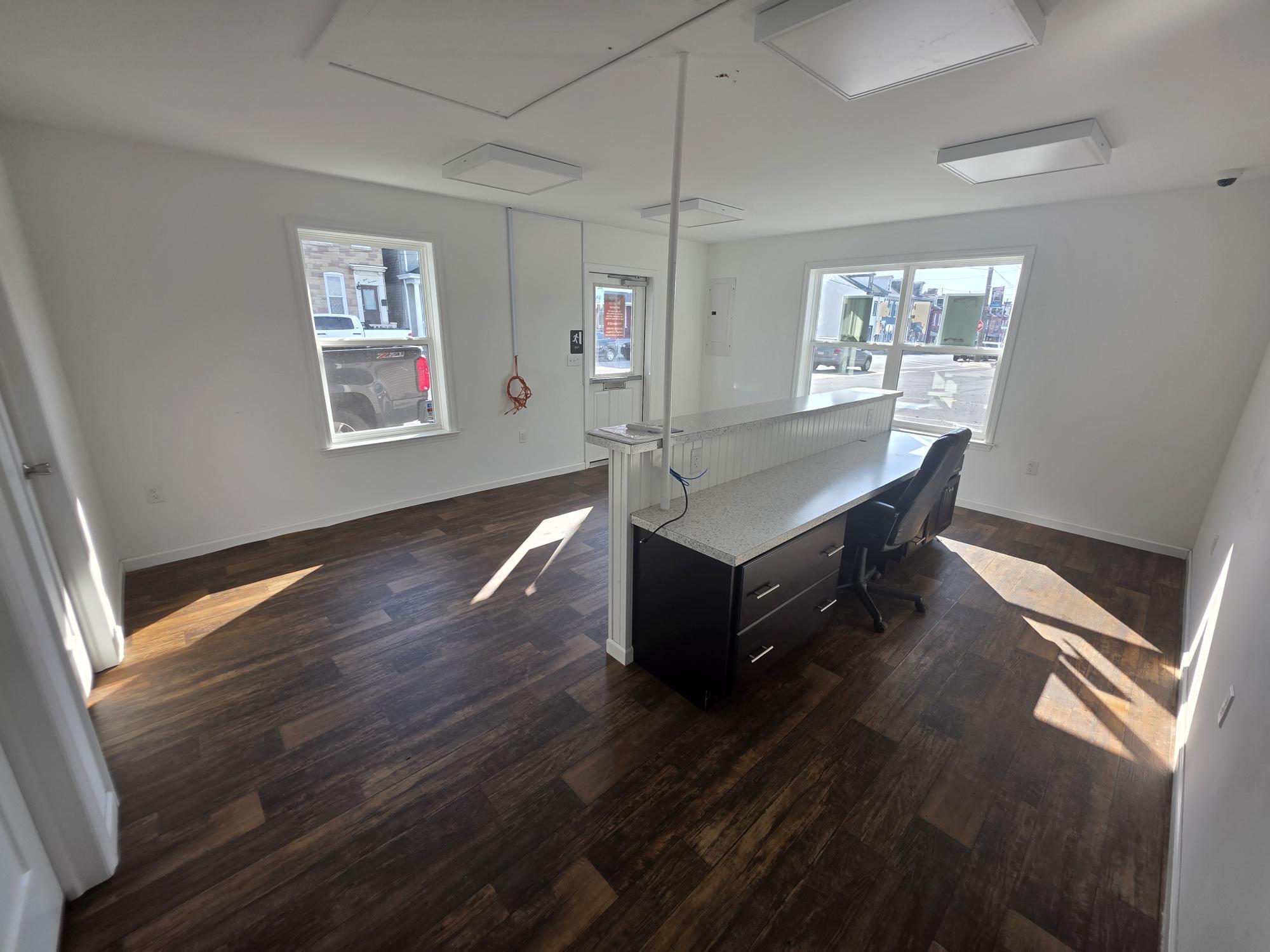320 N 2nd St, Columbia, PA for lease Interior Photo- Image 1 of 9