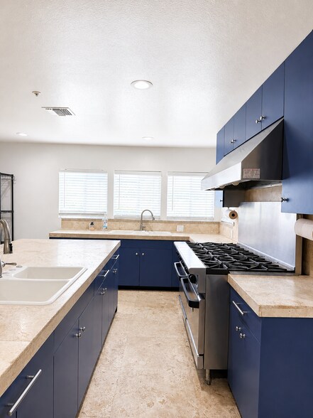 11911-11913 Washington Blvd, Whittier, CA à vendre - Photo du bâtiment - Image 3 de 38