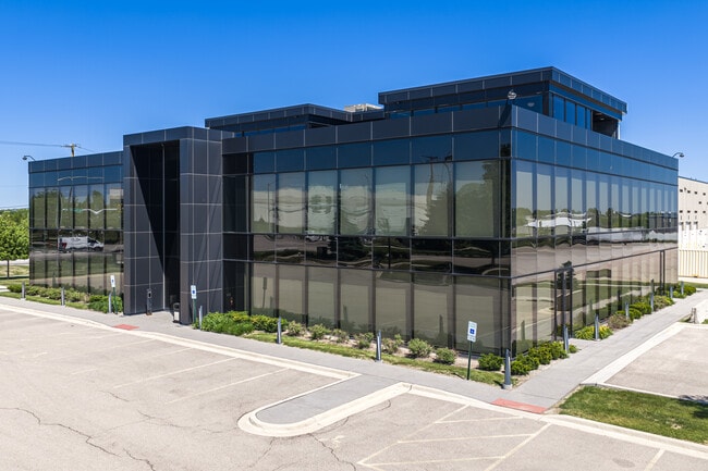 Plus de détails pour 1425 Madeline Ln, Elgin, IL - Bureau, Industriel à louer
