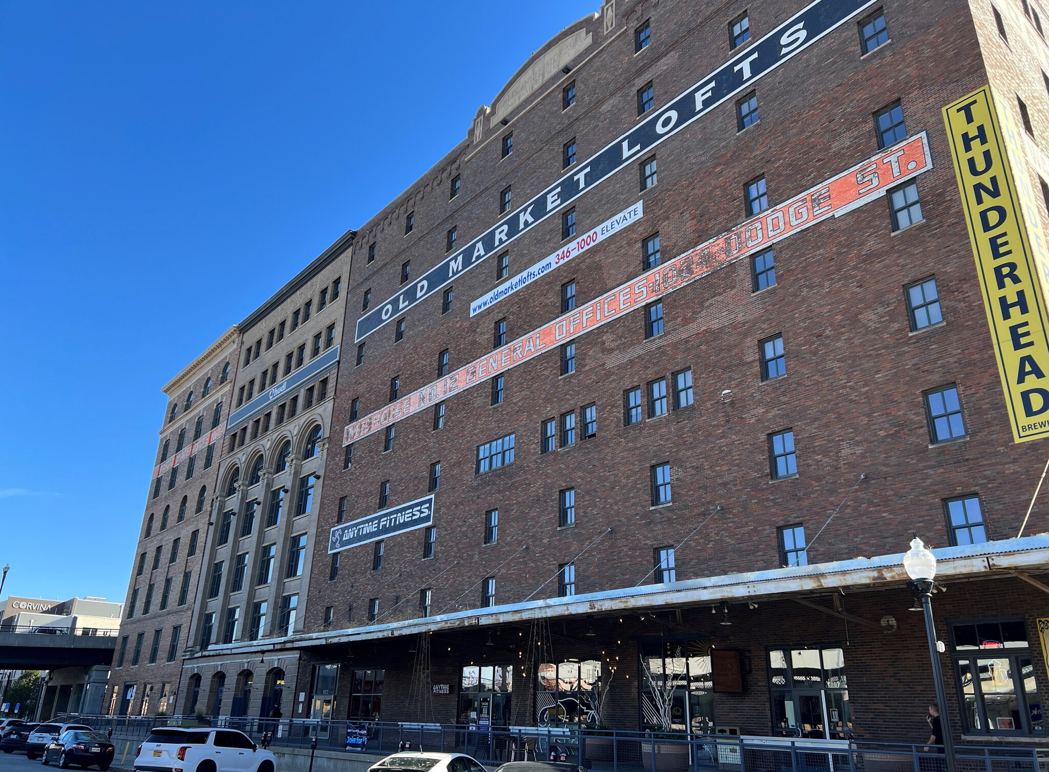 1013 Jones St, Omaha, NE à louer Photo principale- Image 1 de 4