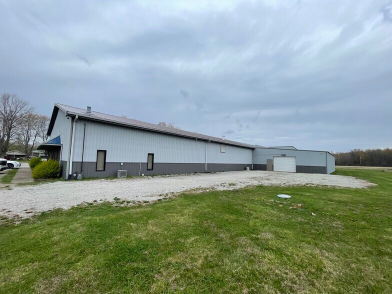 11624 E State Road 250, Crothersville, IN à louer - Photo du bâtiment - Image 2 de 18
