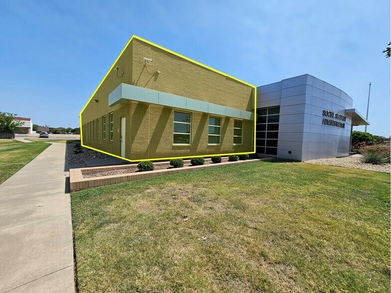 1202 E South 11th St, Abilene, TX à louer - Photo du bâtiment - Image 2 de 10