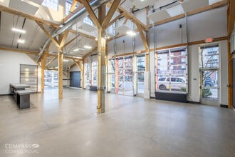 500 SW Industrial Way, Bend, OR à louer Photo intérieure- Image 2 de 12