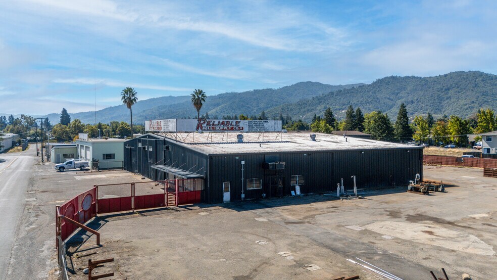 1550 Millview Rd, Ukiah, CA à vendre - Photo du bâtiment - Image 3 de 7