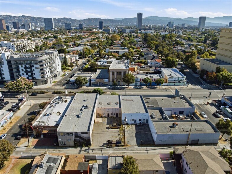 5764-5766 W Pico Blvd, Los Angeles, CA à vendre - Photo du bâtiment - Image 3 de 4