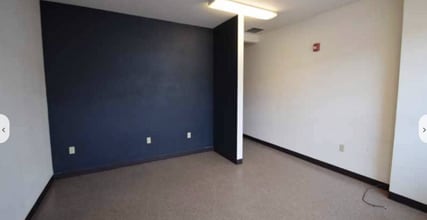 615 SE Glenwood Dr, Bend, OR à louer Hall d’entrée- Image 2 de 4