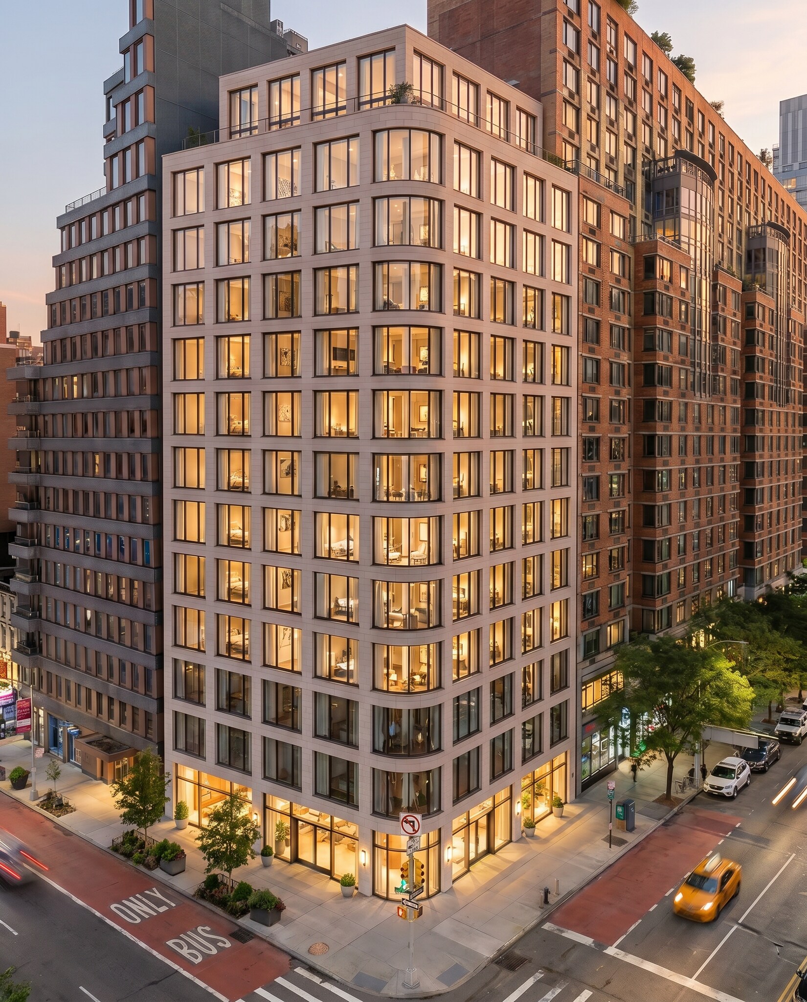 617-621 Second Ave, New York, NY à vendre Photo du bâtiment- Image 1 de 9