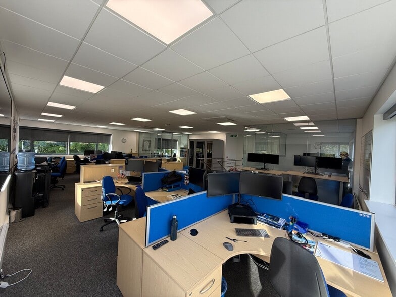 Yeoman Way, Worthing for lease - Interior Photo - Image 2 of 13