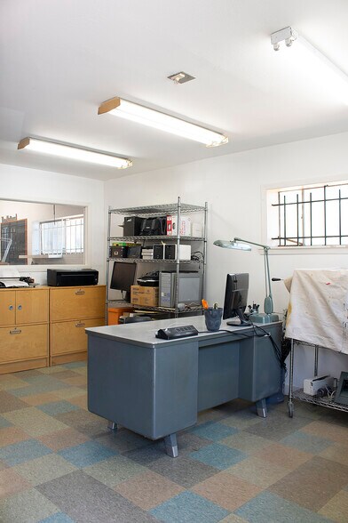 2003 Brundrette, Dallas, TX à louer - Photo du bâtiment - Image 3 de 20