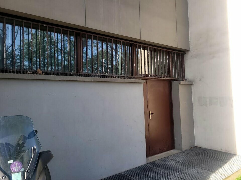 Industrial in Vanves for lease Building Photo- Image 1 of 13