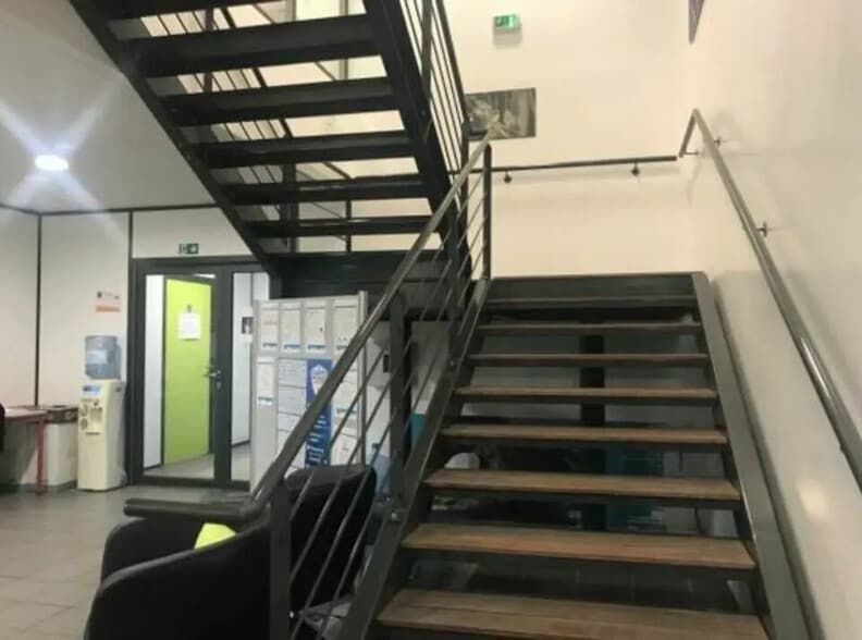 Bureau dans Saint-Priest à louer - Photo intérieure - Image 3 de 6