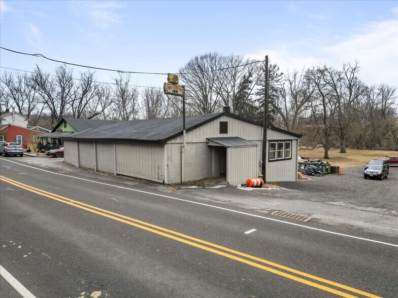 23 Musconetcong River Rd, Hampton, NJ à vendre - Photo principale - Image 1 de 14