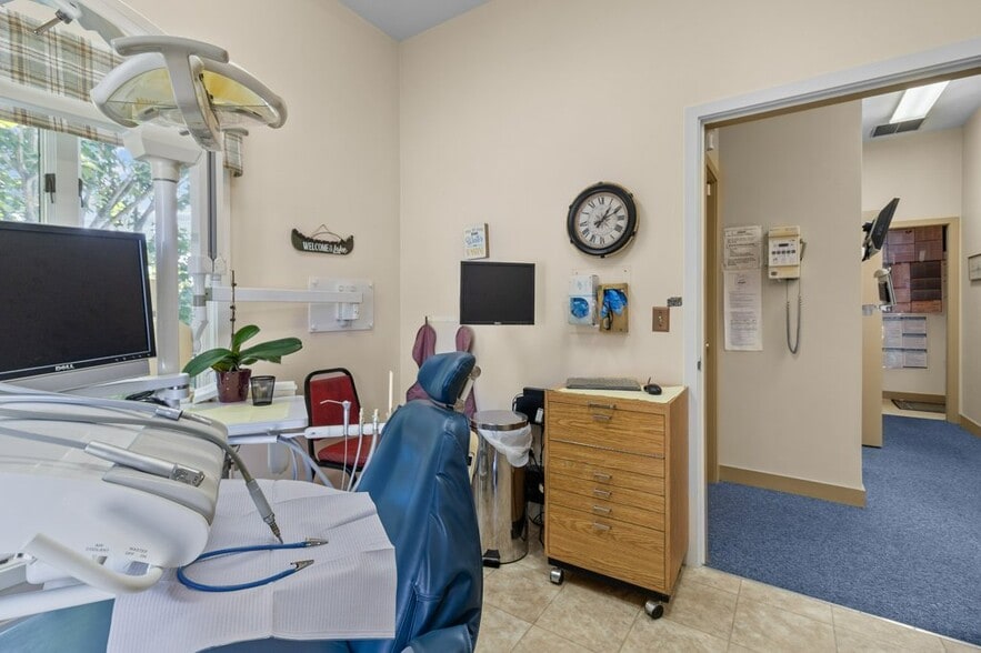 171 Chase Rd, Portsmouth, RI for sale - Building Photo - Image 3 of 3