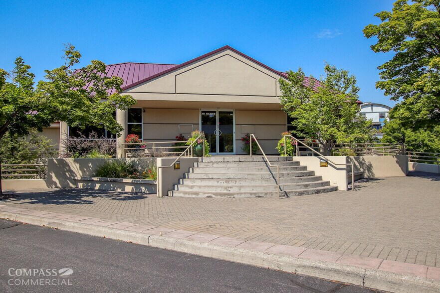 1151 NW Bond St, Bend, OR à louer - Photo du bâtiment - Image 3 de 5