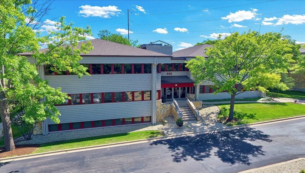 555 D'Onofrio Dr, Madison, WI for sale - Primary Photo - Image 1 of 5