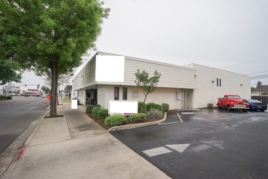 225 Lander Ave, Turlock, CA à louer - Photo principale - Image 1 de 16