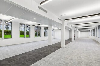 Office in Charenton-le-Pont for lease Interior Photo- Image 2 of 10