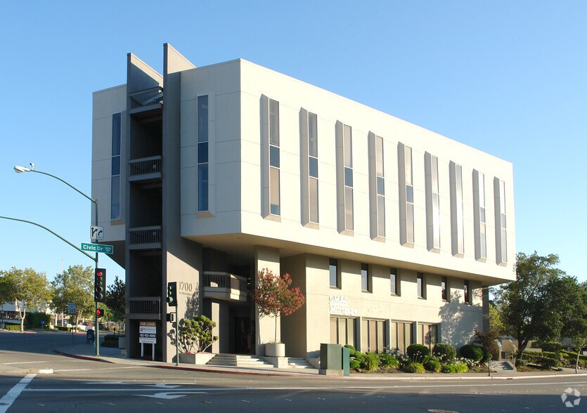 1700 N Broadway, Walnut Creek, CA à vendre - Photo du bâtiment - Image 2 de 5