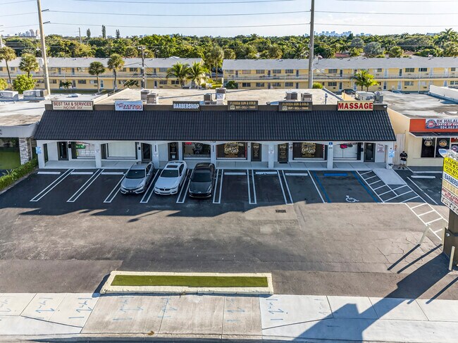 Plus de détails pour 1750 E Commercial Blvd, Fort Lauderdale, FL - Commerce de détail à louer