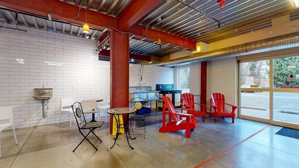 473 Gower Point Rd, Gibsons, BC à louer - Photo intérieure - Image 2 de 15