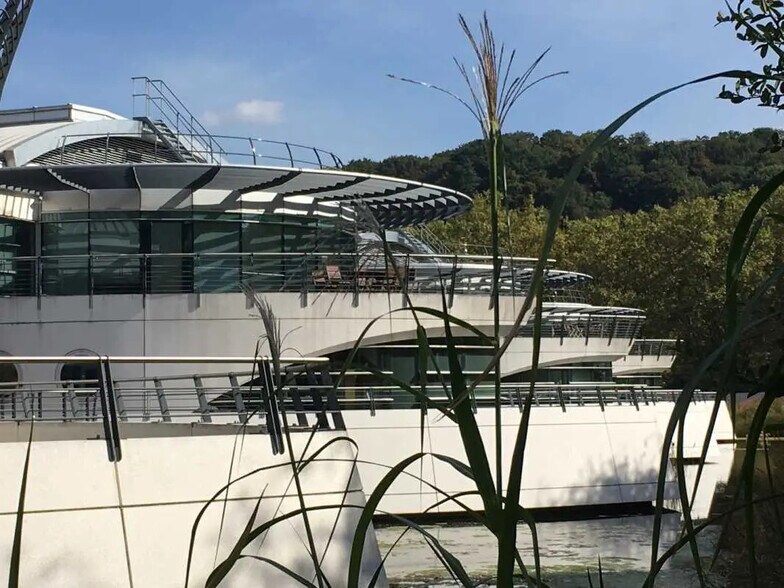 Bureau dans Lyon à louer - Photo du bâtiment - Image 1 de 18