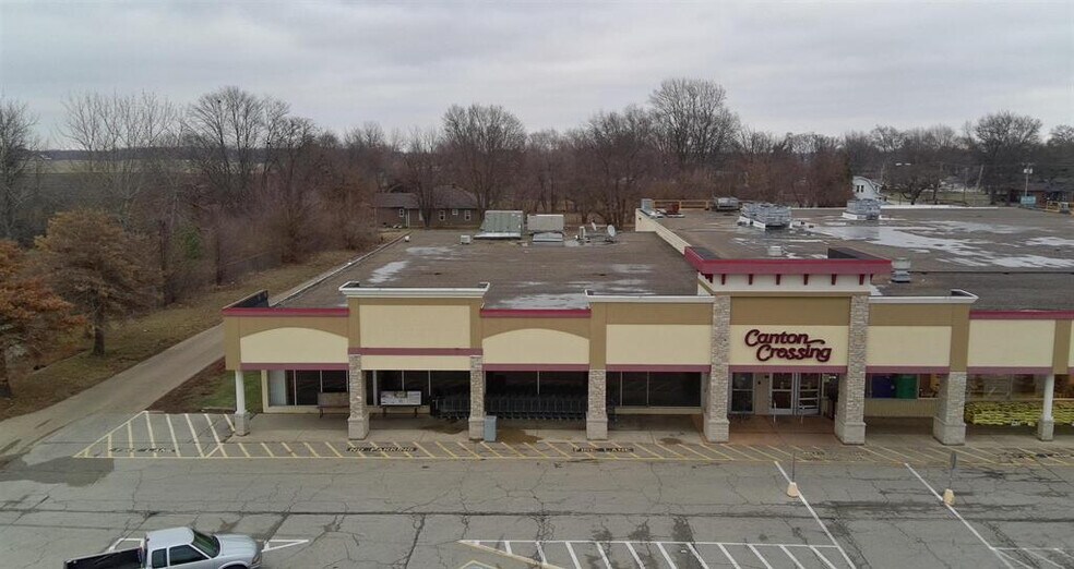 1773 E Chestnut St, Canton, IL à louer - Photo du bâtiment - Image 3 de 15