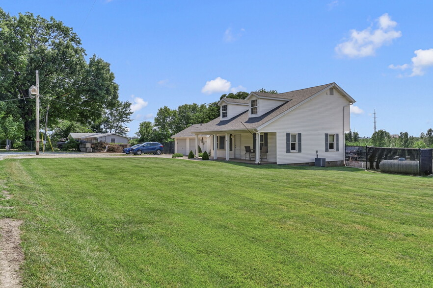 9 Mingo Ln, Lake Saint Louis, MO à louer - Photo du bâtiment - Image 3 de 40