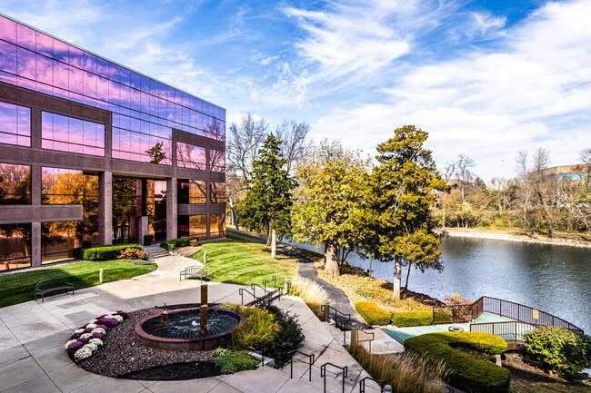 Plus de détails pour 12980 Metcalf Ave, Overland Park, KS - Bureau à louer