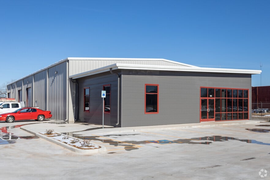 231 NW 71st St, Oklahoma City, OK for lease - Building Photo - Image 1 of 4