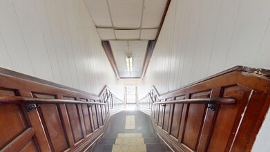 42 W Main St, Riverhead, NY à louer Photo intérieure- Image 2 de 10