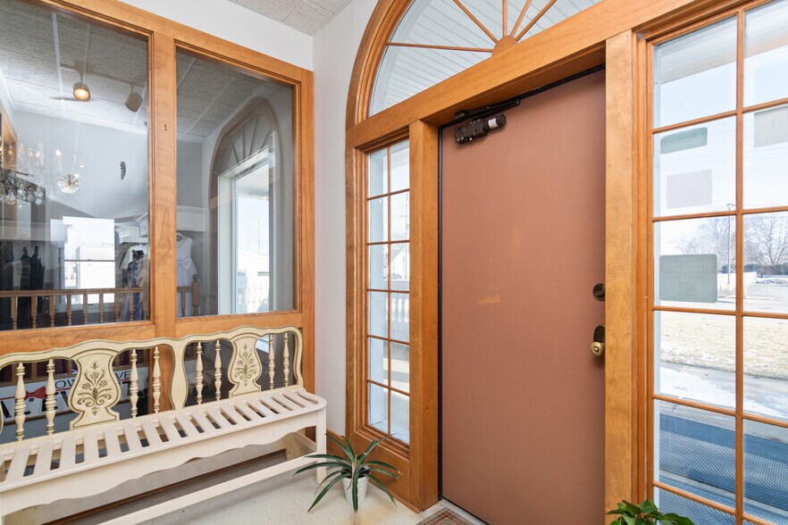 2415 N Richmond St, Appleton, WI à vendre - Photo intérieure - Image 2 de 31