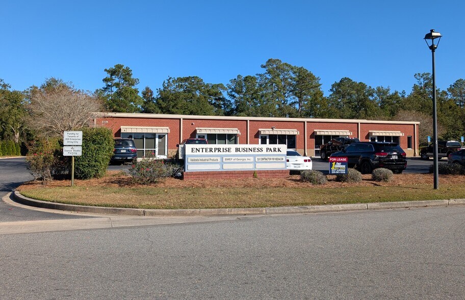 359 Enterprise Dr, Valdosta, GA à louer - Photo du bâtiment - Image 2 de 12
