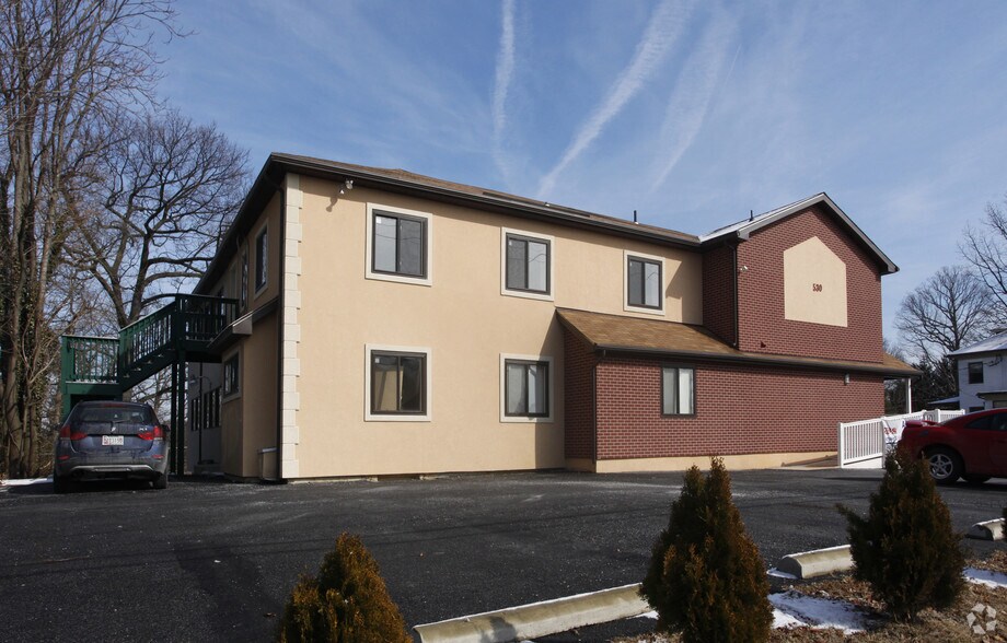 530 E Joppa Rd, Towson, MD à louer - Photo principale - Image 1 de 13