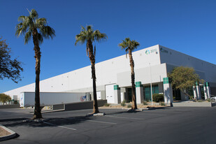 ±66,560 SF Sublease - Suite 1004/1005 - Entrepôt