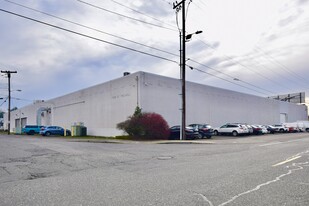 2200 SE Mailwell Dr, Milwaukie OR - Warehouse