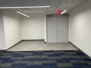 15060 Ventura Blvd, Sherman Oaks, CA for lease Interior Photo- Image 2 of 3