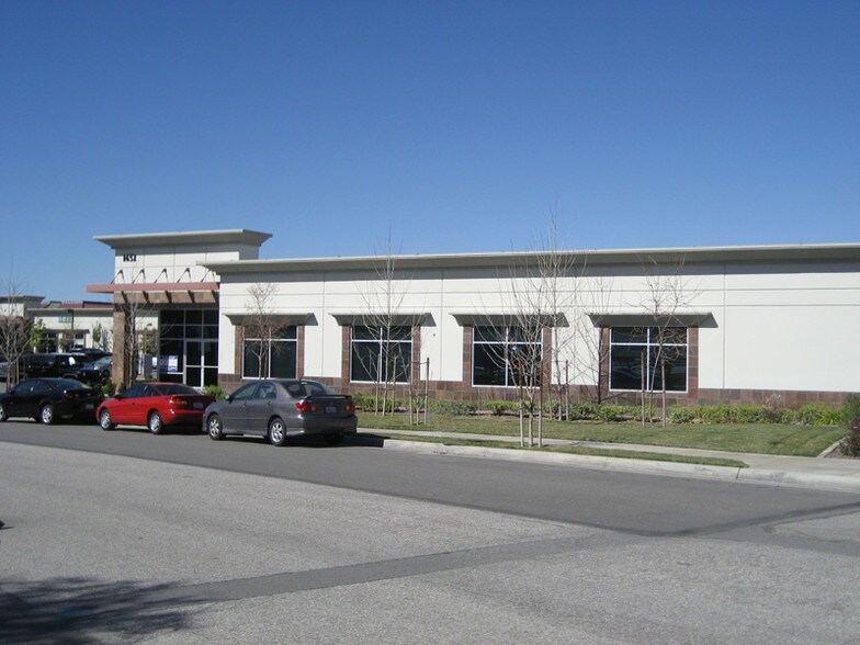 1652 Plum Ln, Redlands, CA à louer - Photo du bâtiment - Image 3 de 4