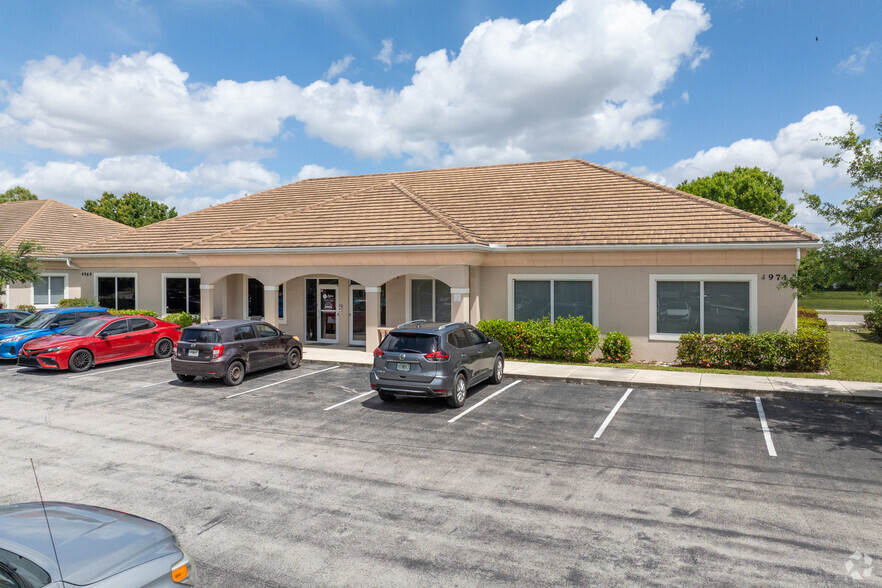 4969-4971 Royal Gulf Cir, Fort Myers, FL for sale - Building Photo - Image 1 of 6